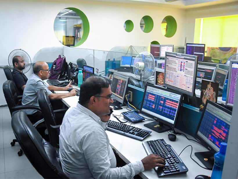 Markets on edge! Tariff talks, FIIs and geopolitical risks to drive volatility