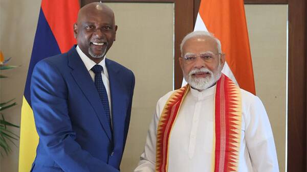 Prime Minister Narendra Modi with Georges Pierre Lesjongard, MP and Leader of the Opposition in Mauritius (Image: X@narendramodi)