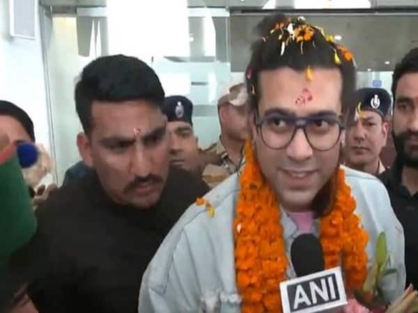 Jubin Nautiyal receives grand welcome at Dehradun airport after his big IIFA win NTI