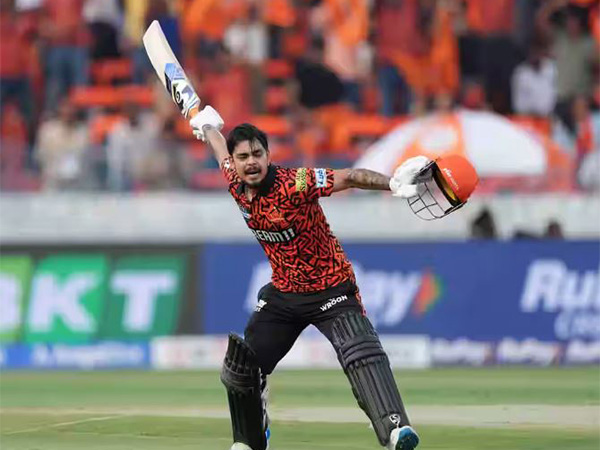 IPL records : 119 సిక్సర్లు, 6 డబుల్ సెంచరీ స్కోర్లు .. ఐపీఎల్ లో పరుగుల సునామీ ! | Ipl 119 Sixes 6 Double Century Scores The Buzz Of Runs In Ipl In Telugu Rma | Asianet News Telugu