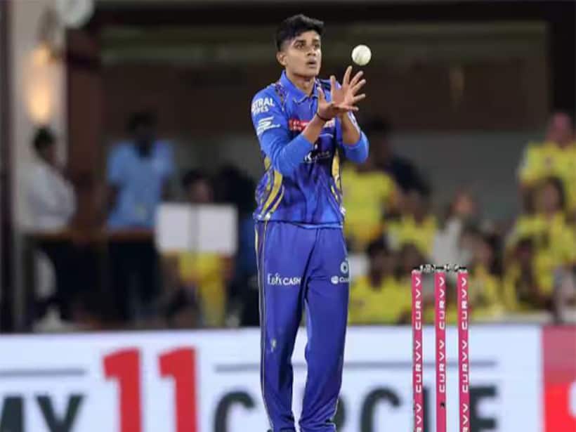 IPL 2025: MI bowling coach explains reason to debut Vignesh Puthur in the clash against CSK