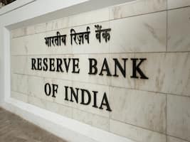 Multiple Bank Accounts ఎక్కువ బ్యాంక్ అకౌంట్లు ఉంటే ఫైన్ కట్టాలా? ఆర్బీఐ రూల్స్ఏం చెబుతున్నాయి?