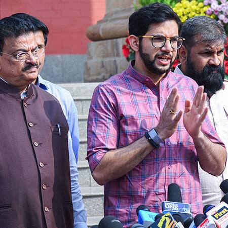 Aditya Tackeray: పాకిస్తాన్‌పై బీజేపీవి రాజకీయాలంటున్న ఆదిత్య ఠాక్రే