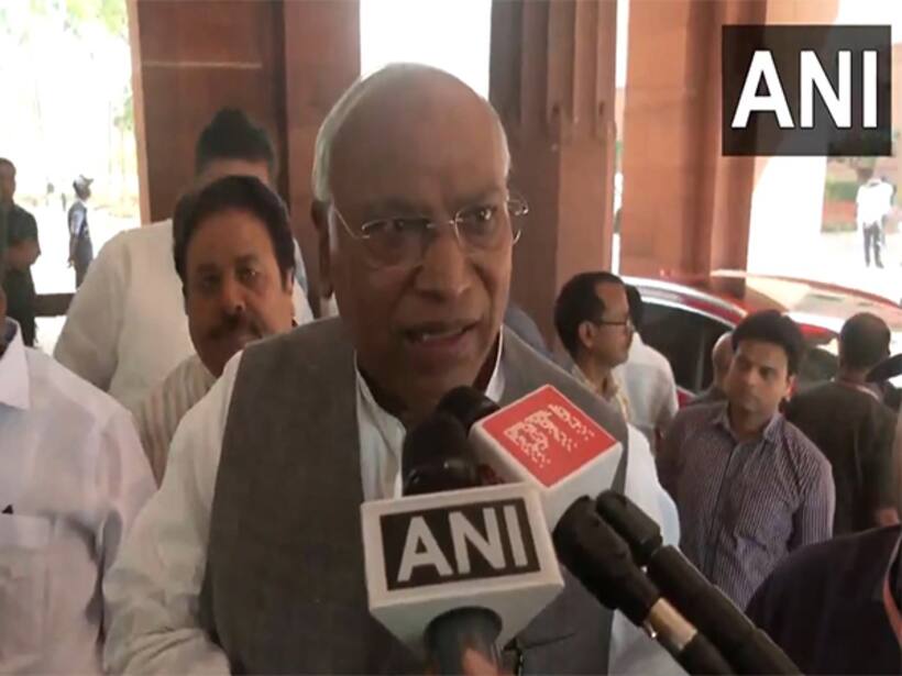 'Trump a businessman, aur humara customer fhas gaya': On US tariffs, Mallikarjun Kharge quips at PM Modi