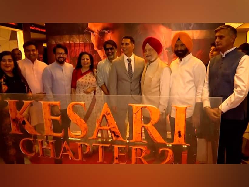 Union Minister Hardeep Singh Puri, Delhi Minister Manjinder Sirsa attend screening of Akshay Kumar's Kesari Chapter 2 in Delhi