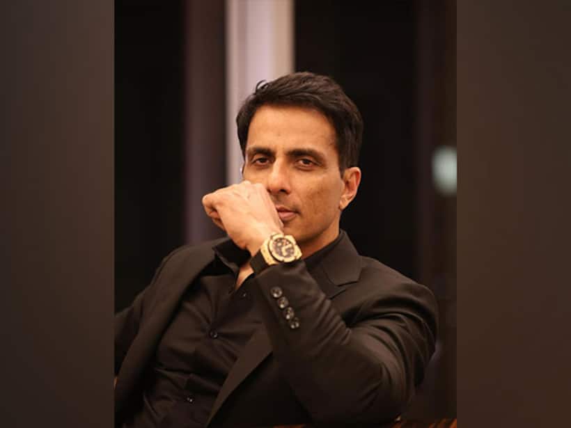 Sonu Sood Foundation offers 100 underprivileged children in Dewas district with educational support