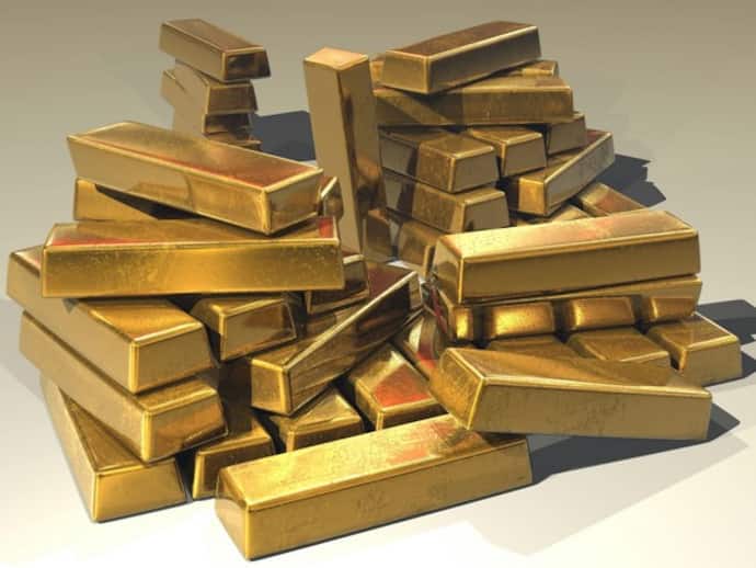 Gold shines bright: Prices surge 25% in 2025 amid global uncertainties
