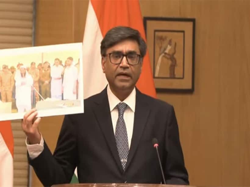 ఇదీ పాకిస్తాన్ అసలురూపం.. ఉగ్రవాదులకు అధికారిక లాంఛనాలతో అంత్యక్రియలా!