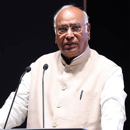 కశ్మీర్ లో ఉగ్రదాడి గురించి ప్రధానికి ముందే తెలుసా? : ఖర్గే సంచలనం