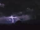 Monsoon: महाराष्ट्र में भारी बारिश, मुंबई में ट्रेन सेवाएं रुकीं, IMD ने जारी किया रेड अलर्ट