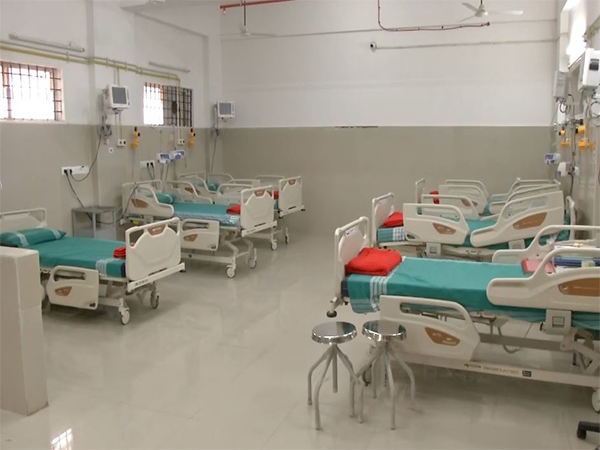 Gulbarga Institute of Medical Sciences sets up 25-bed COVID ward (Photo/ANI) Gulbarga Institute of Medical Sciences sets up 25-bed COVID ward (Photo/ANI)