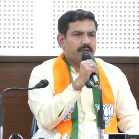 "Honest officers have no place under Siddaramaiah": BJP slams CM over ASP’s VRS