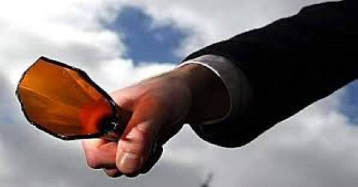beer-bottle-attack-56711.jpg
