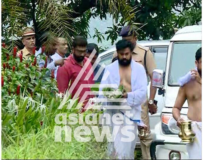 Dileep reaches home to attend father's death anniversary rituals