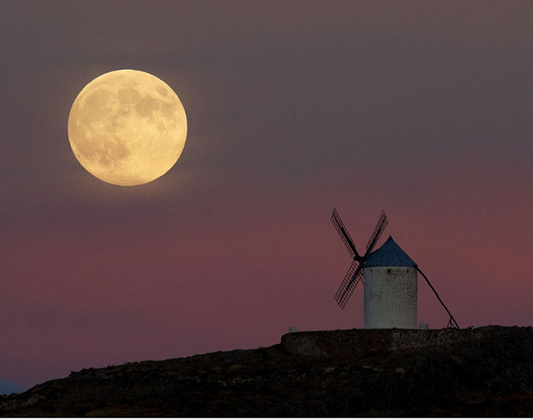 Rare Super Moon Phenomenon Tonight