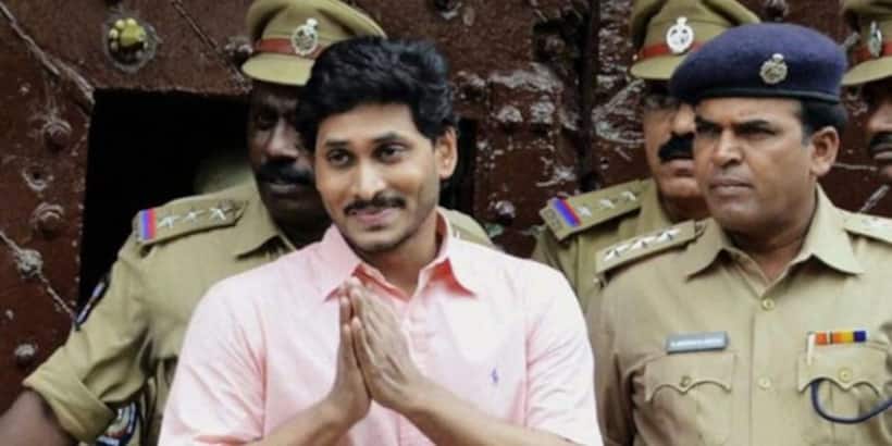 YS Jagan cases ED:  జగన్‌ చుట్టూ బిగుస్తున్న ఉచ్చు.. త్వరలో జైలుకేనా.. కేసులన్నీ బయటికీ లాగుతున్నారు! 