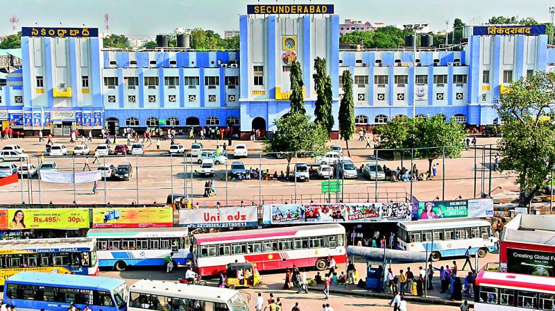 crpf constable gun missed in secunderabad railway station ksp