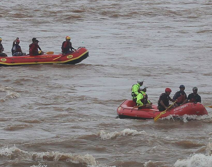 Mahad tragedy: Naval divers locate bus wreckages