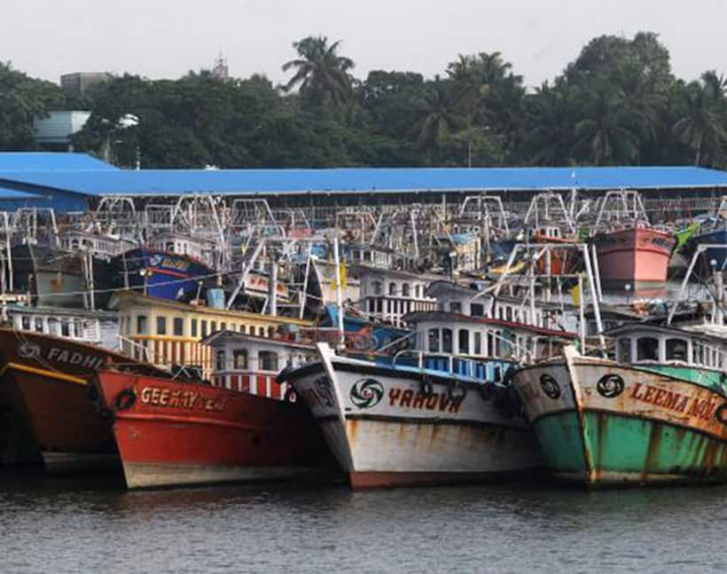 Trawling Ban : തീരപ്രദേശത്ത് ഇനി വറുതിയുടെ കാലം; അര്‍ധരാത്രി മുതല്‍ 52 ദിവസം ട്രോളിംഗ് നിരോധനം