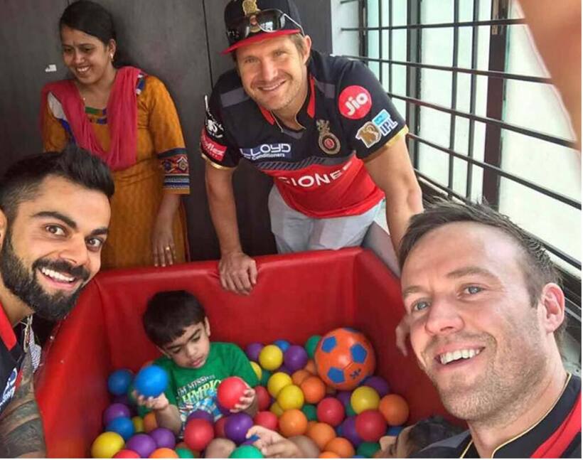 When RCB superstars Kohli, AB and Watson spread happiness!