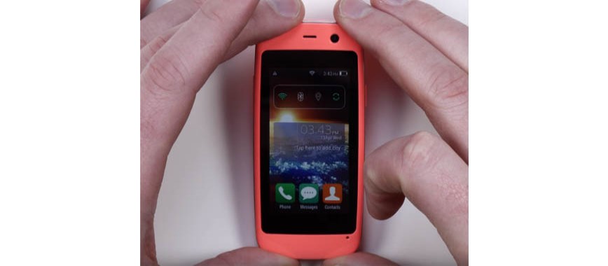 worlds smallest-smartphone