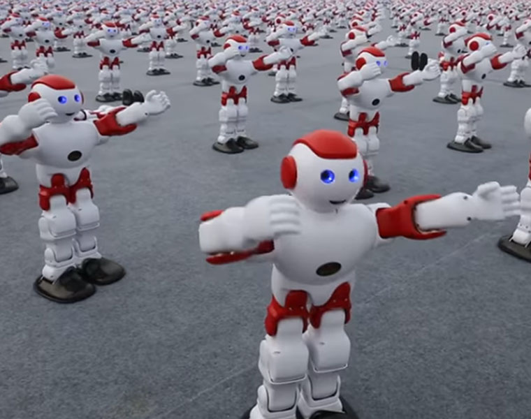 Say hello to Sanbot Tiny airport robot speaks 28 languages and fights crime