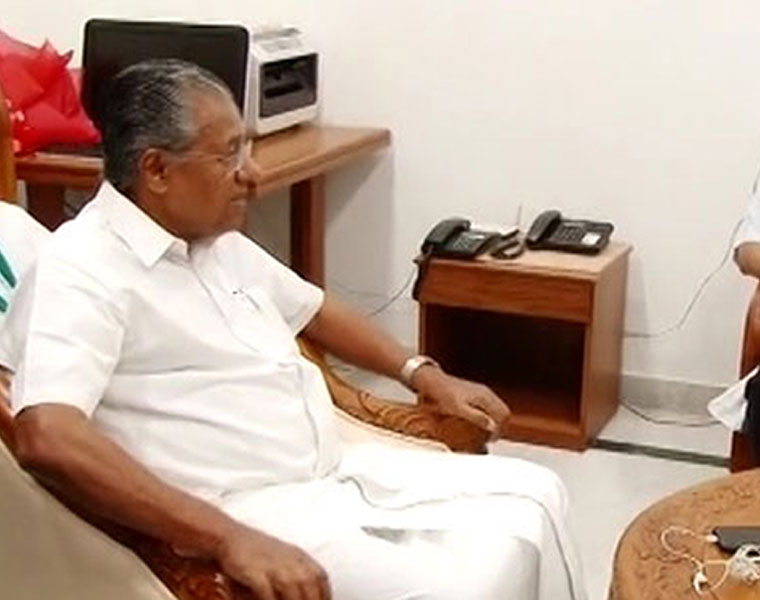 Arvind Kejriwal praises Pinarayi Vijayan for confronting divisive forces