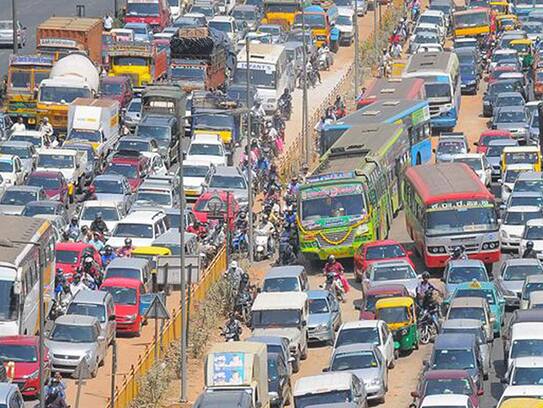 Bangalore Traffic Jam : HSR Layout Flyover Closure Causing Major Congestion on Outer Ring Road in telugu akp 