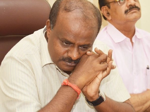 Karnataka Chief Minister Kumaraswamy clarifies on licenses to open bars, says no liquor promotion