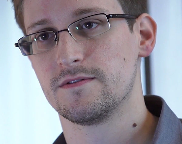 Vladimir Putin Grants Russian Citizenship To US Whistleblower Edward Snowden