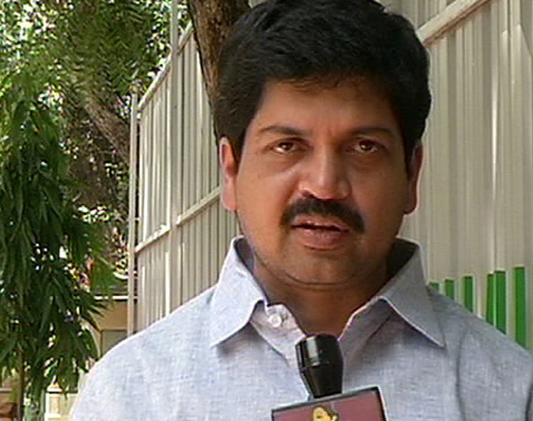 kollu ravindra sensational comments on cm ys jagan