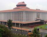 Ahead of swearing in, Pinarayi reminds colleagues of austerity