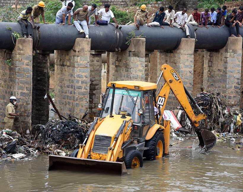 Day Three: Still no trace of Shanthakumar, over 300 personnel on the search