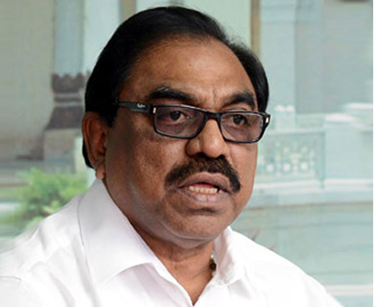 ap legislative council chairman Moshenu Raju issues notice to ysrcp rebel mlcs lns