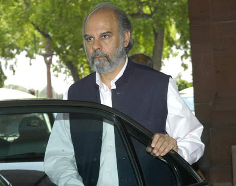 Revealed! Ahead of Gulf War, Gujral carried US message to Saddam