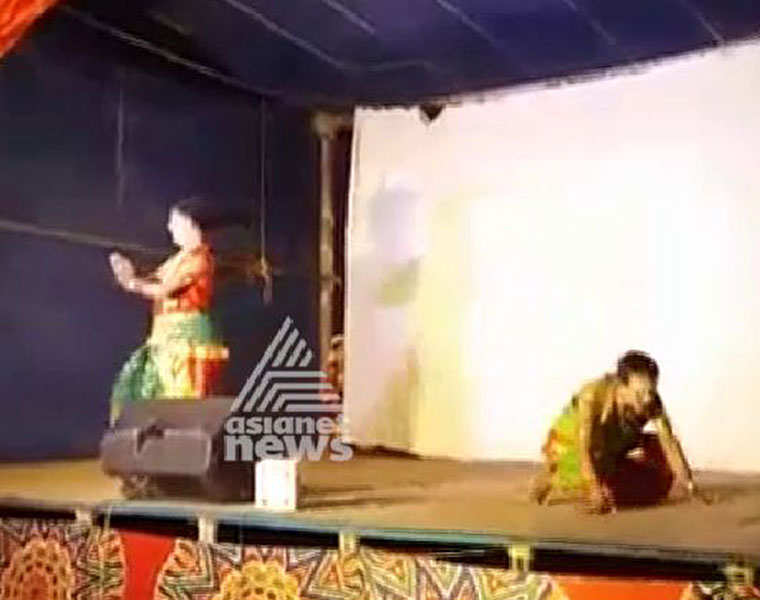 Famous Bharatanatyam Dancer dies during stage performance in Paravur