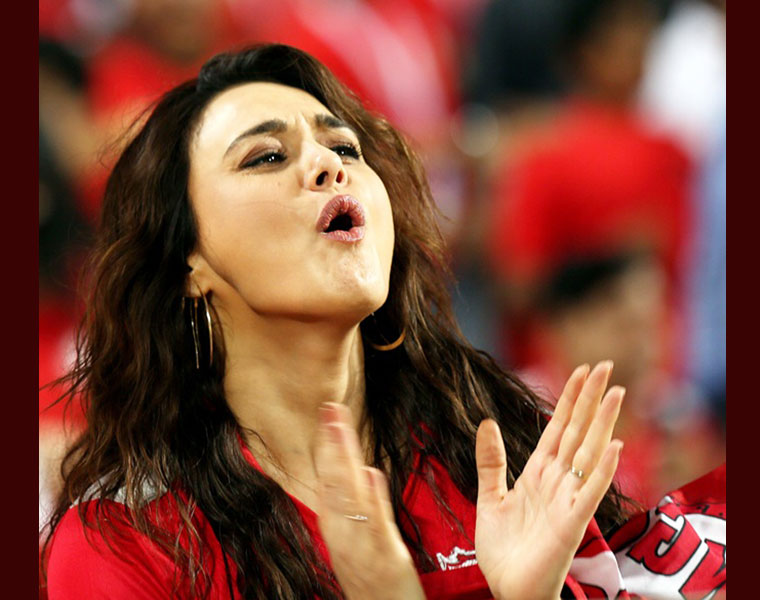 Fans trolled Preity Zinta for congratulate team india historic win in Australia