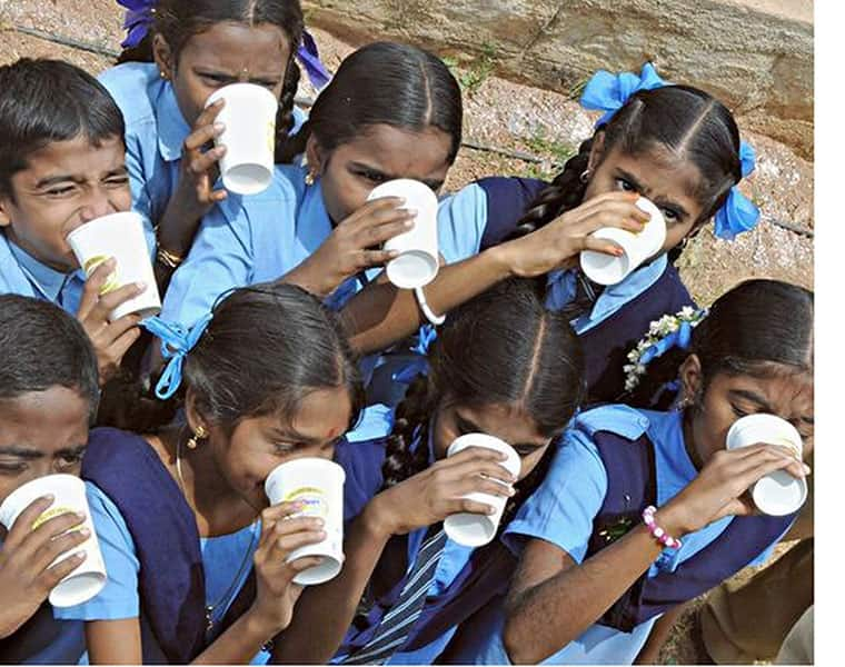 Karnataka government planning to distribute tetra pack milk for students behalf of Milk powder gow 