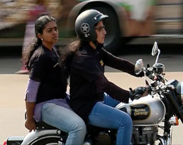 womensday these 8 things indian women do everyday to keep themselves safe