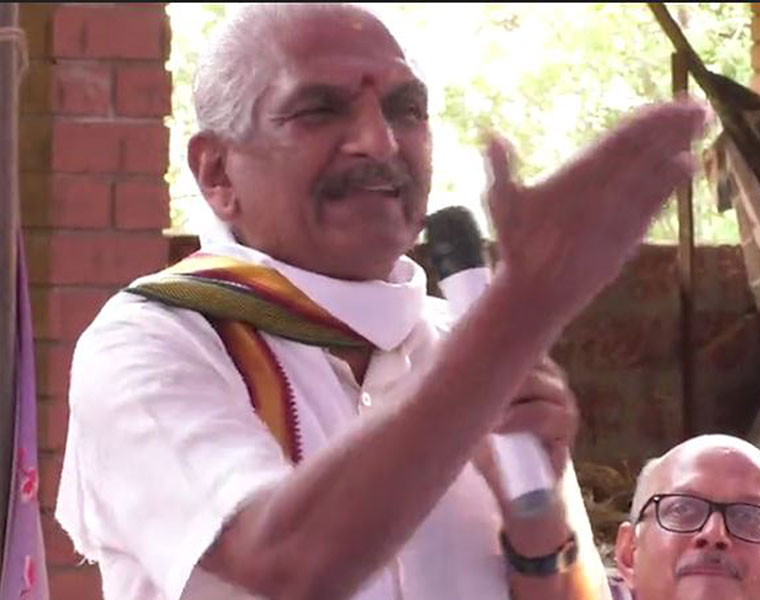 RSS leader Kalladka Prabhakar Bhat hits out at Congress rbj