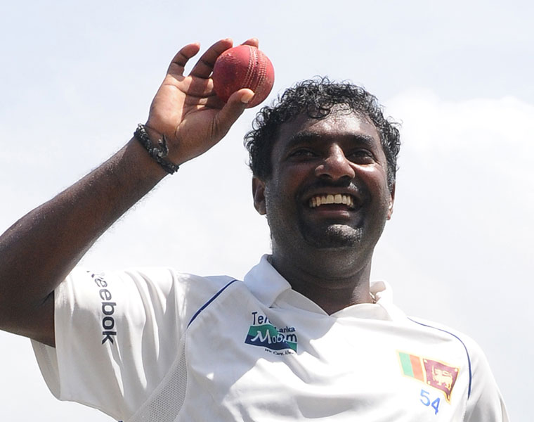 Brad Hogg backs Ashwin to break Muttiah Muralitharan's World record of 800 Test Wickets