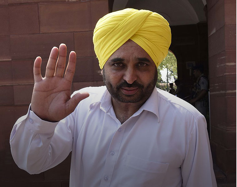 Punjab Election 2022 AAP names Bhagwant Mann as CM candidate based on public votes gcw