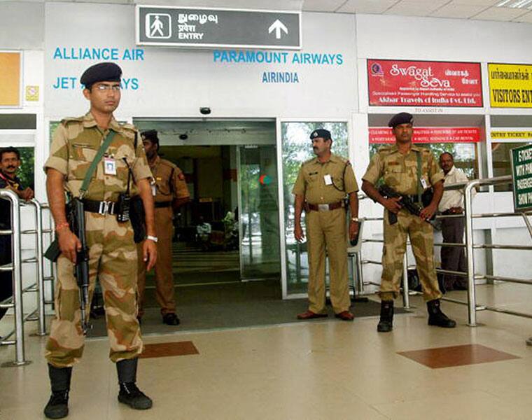 Terror at the Chennai airport ... The young man fell unconscious from boarding the plane and died.