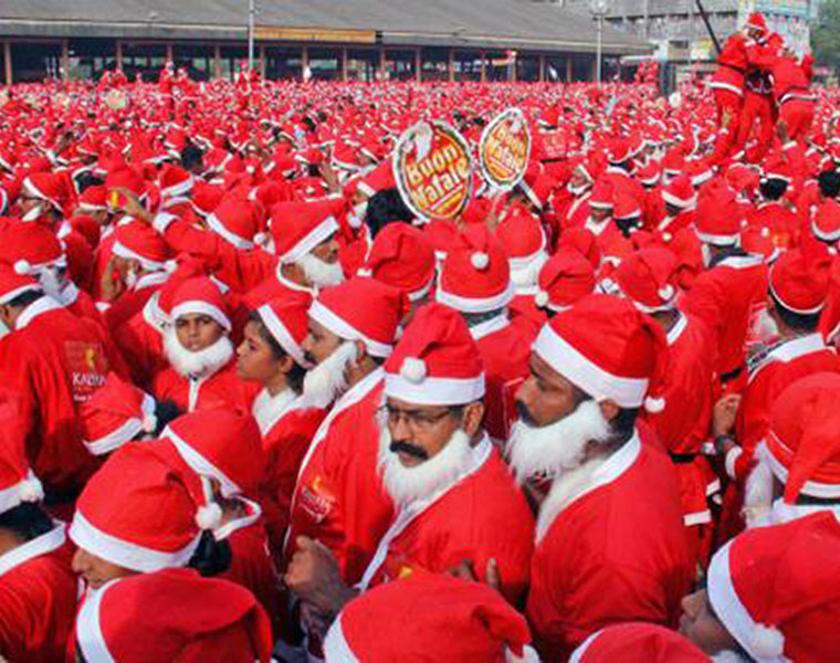 The mighty Buon Natale procession paints Thrissur in red