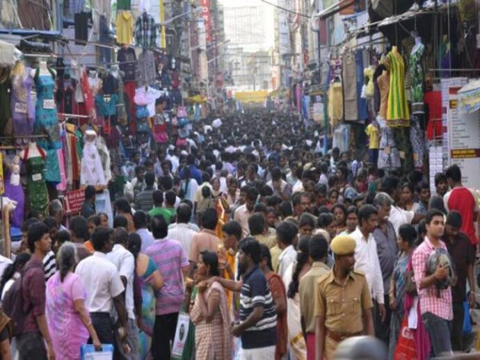 পুজোতে লাগাম ছাড়া ভিড়, সংক্রমণে ১৫ জেলায় 'বিপদ সঙ্কেত'