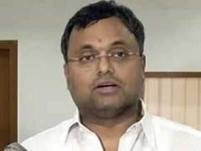 ईडी ने पी चिदम्बरम के बेटे कार्ति की जब्त की 54 करोड़ रुपये संपत्ति