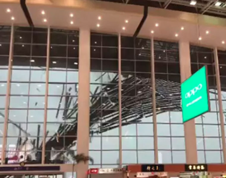 Winds Rip Off Part Of Roof At China Airport It Was Caught On Camera