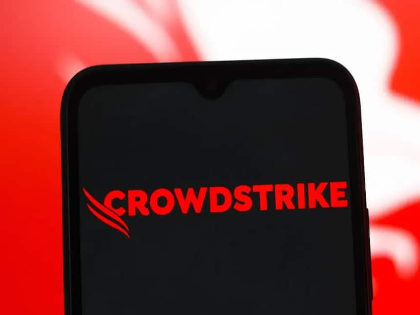 https://stocktwits.com/news articles/markets/equity/crowstrike stock slides on mixed q1 soft revenue guidance/chkMUUyRbvy