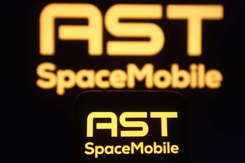 AST SpaceMobile Stock Attracts Brisk Retail Activity On FCC Testing Authorization: ‘Best Growth Stock Of 2025’