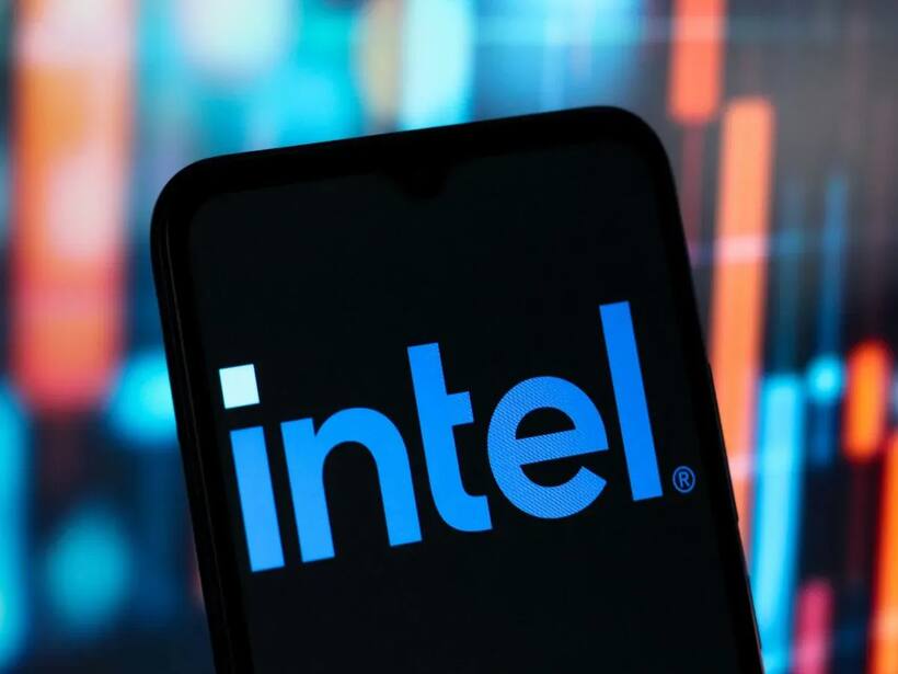https://stocktwits.com/news articles/markets/equity/intel reshapes executive team with ai focus/chlsB52RR2X
